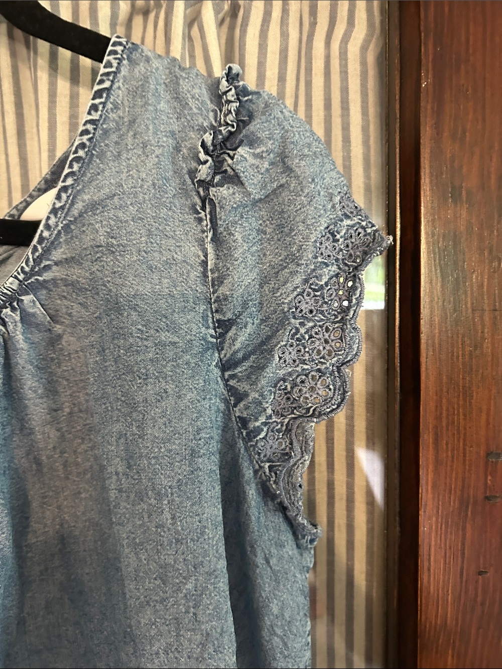 LC Lauren Conrad Light Blue Denim Peasant Top - Picture 5 of 5
